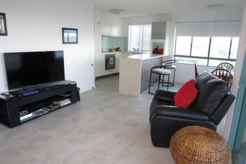 Deepwater Cove Unit 7 68 Lower Gay Terrace Bulcock Beach - Tourism Canberra 3