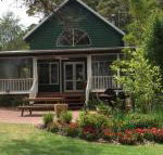 Lakeside Garden Chalet - Tourism Canberra