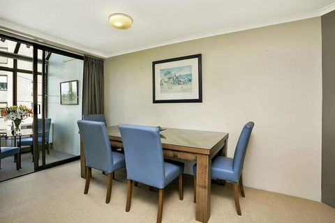 HAMP1 Bright Apartment In Cremorne - Tourism Canberra 1