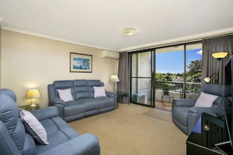 HAMP1 Bright Apartment In Cremorne - Tourism Canberra 0