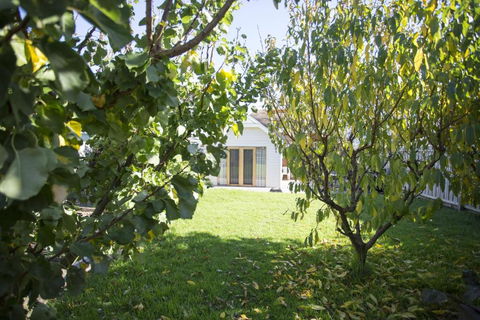 GALWAY COTTAGE - Tourism Canberra 4