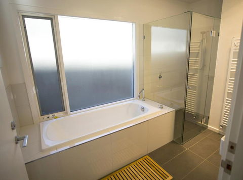 GALWAY COTTAGE - Tourism Canberra 1