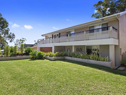 HILLTOP HAVEN In MOLLYMOOK - Tourism Canberra 5