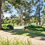 GOLF 39 MOLLYMOOK BEACH - Tourism Canberra 0
