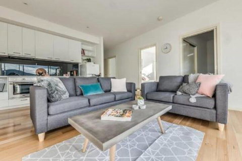 Marina View Apartment - Tourism Canberra 0