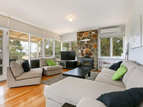 DROMANA BEACH SHACK... - Tourism Canberra 3
