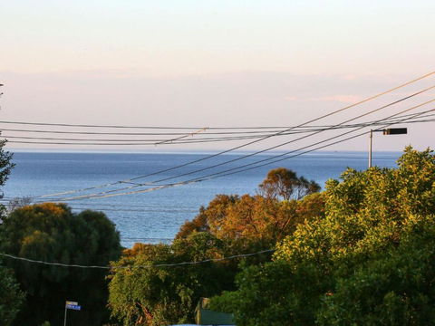 DROMANA BEACH SHACK... - Tourism Canberra 2