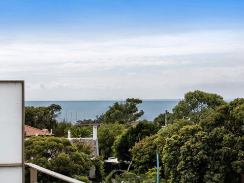 NORTH POINT RETREAT MORNINGTON - Tourism Canberra 1