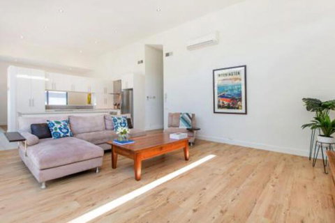 PALM COURT RETREAT MORNINGTON - Tourism Canberra 4