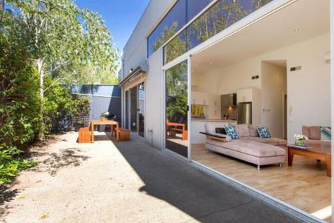 PALM COURT RETREAT MORNINGTON - Tourism Canberra 7