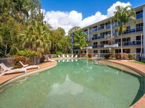 RED COWRIE 321atPALM COVE - Tourism Canberra 0