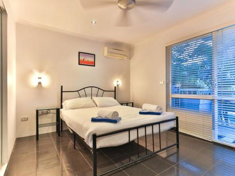 RED COWRIE 321atPALM COVE - Tourism Canberra 1