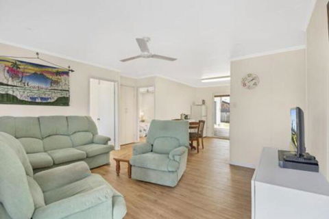 Beach Shack On Towners - Tourism Canberra 4
