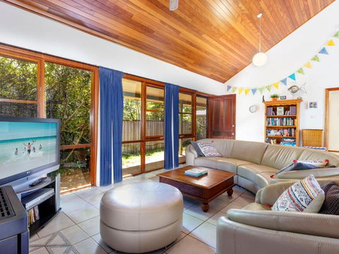 Semaphore Beach House - Tourism Canberra 5