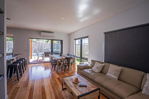 Seagrove Retreat Cowes - Tourism Canberra 2
