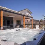 Seagrove Retreat Cowes - Tourism Canberra 0