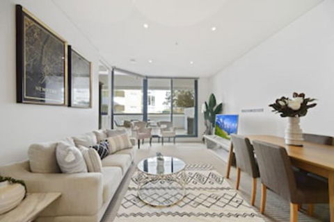 HomeHotel 2Bedroom With Shopping Mall - Tourism Canberra 0