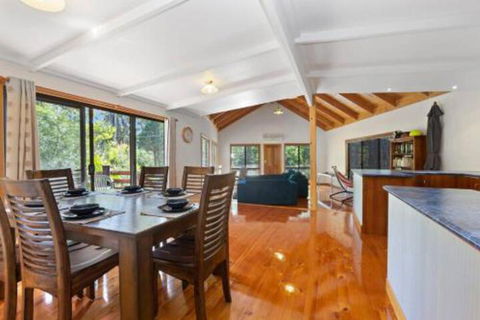 YARRABEE The Perfect Getaway! - Tourism Canberra 0
