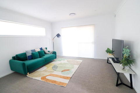 Surfers Paradise At Catherine Hill Bay - Tourism Canberra 3