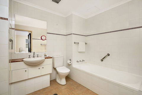 HC102 Karrabee Avenue Huntleys Cove - Tourism Canberra 3
