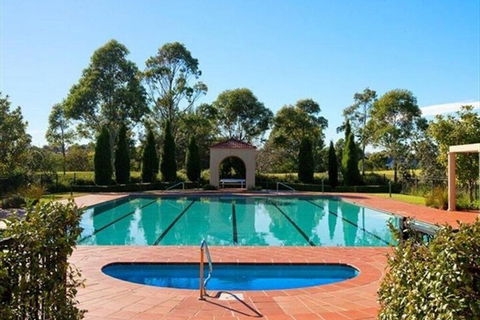 HC102 Karrabee Avenue Huntleys Cove - Tourism Canberra 2