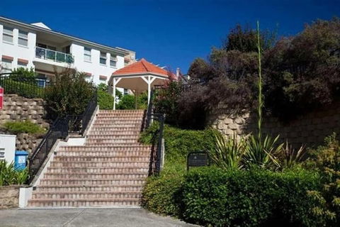 HC102 Karrabee Avenue Huntleys Cove - Tourism Canberra 1