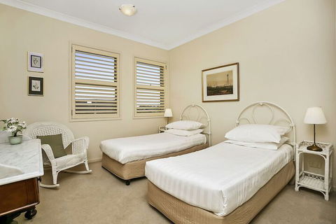 HC102 Karrabee Avenue Huntleys Cove - Tourism Canberra 6