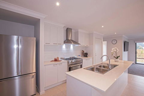 Elvington Getaway Cowes - Tourism Canberra 5