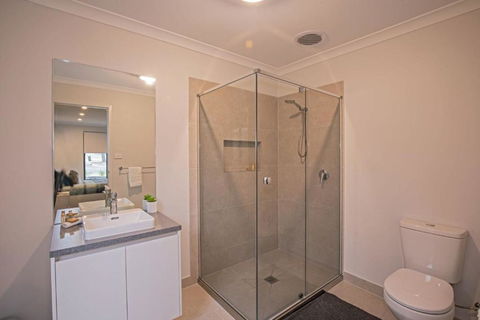 Elvington Getaway Cowes - Tourism Canberra 2