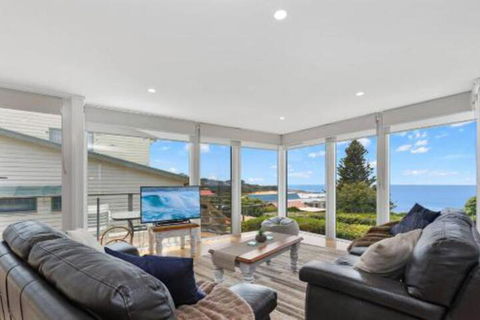COASTAL HAVEN Panoramic Ocean Views - Tourism Canberra 0