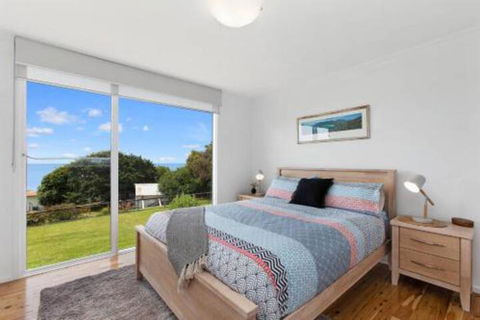 COASTAL HAVEN Panoramic Ocean Views - Tourism Canberra 3