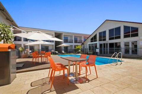 Velocity Motel & Bistro WA - Tourism Canberra 7