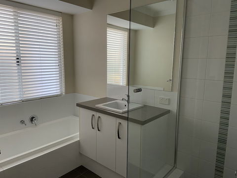 Byford House In The Glades - Tourism Canberra 0