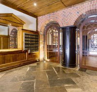 Upscale Polished King Street Suite - Tourism Canberra