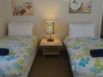 Blackbutt Deluxe Family Townhouse - Tourism Canberra 0