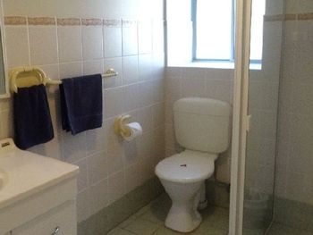 Blackbutt Deluxe Family Townhouse - Tourism Canberra 4