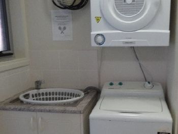 Blackbutt Deluxe Family Townhouse - Tourism Canberra 1