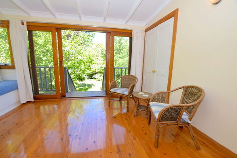 Mintie Cottage - Tourism Canberra 6