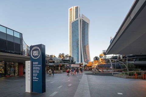 Circle On Cavill Luxury 2 Bedroom Ocean Views - Tourism Canberra 1