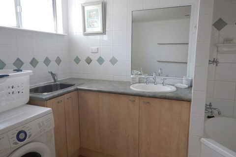 Unit 2 At 4 Pelican Street, Peregian Beach, Noosa Area - Tourism Canberra 2