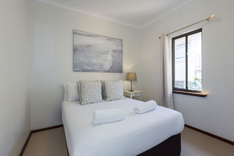 Cottesloe Sea Salt Abode - Tourism Canberra 0