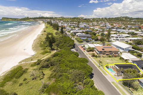 Barefoot - Tourism Canberra 6