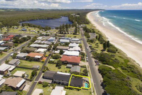 Barefoot - Tourism Canberra 1