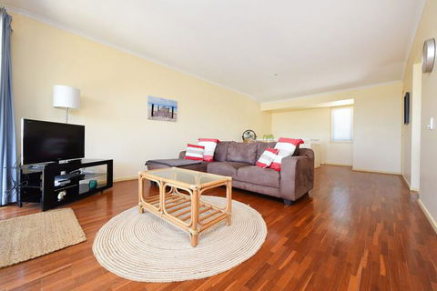 Sunbright 2/5 Petrel Street - Tourism Canberra 6