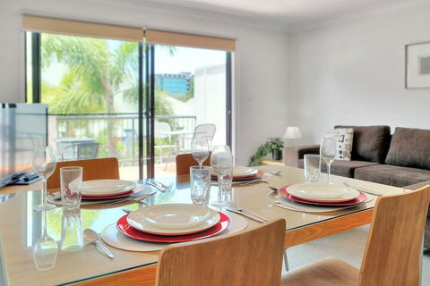 Airtrip Apartment On Russell St - Tourism Canberra 1