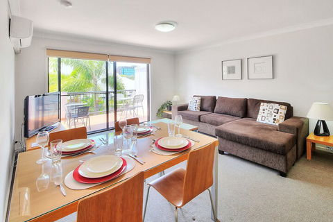 Airtrip Apartment On Russell St - Tourism Canberra 2