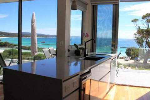 BEACHHOUSE BINALONG Luxury Waterfront Holiday House At Bay Of Fires - Tourism Canberra 4