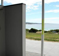 BEACHHOUSE BINALONG Luxury waterfront holiday house at Bay of Fires - Tourism Canberra