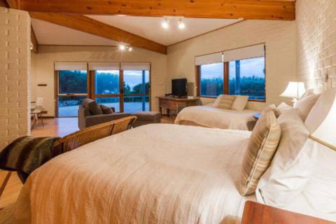 Yallingups Best Located Beach House - Tourism Canberra 7