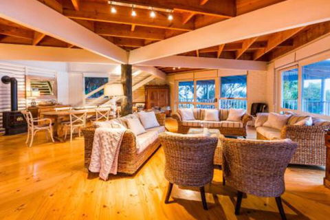 Yallingups Best Located Beach House - Tourism Canberra 4